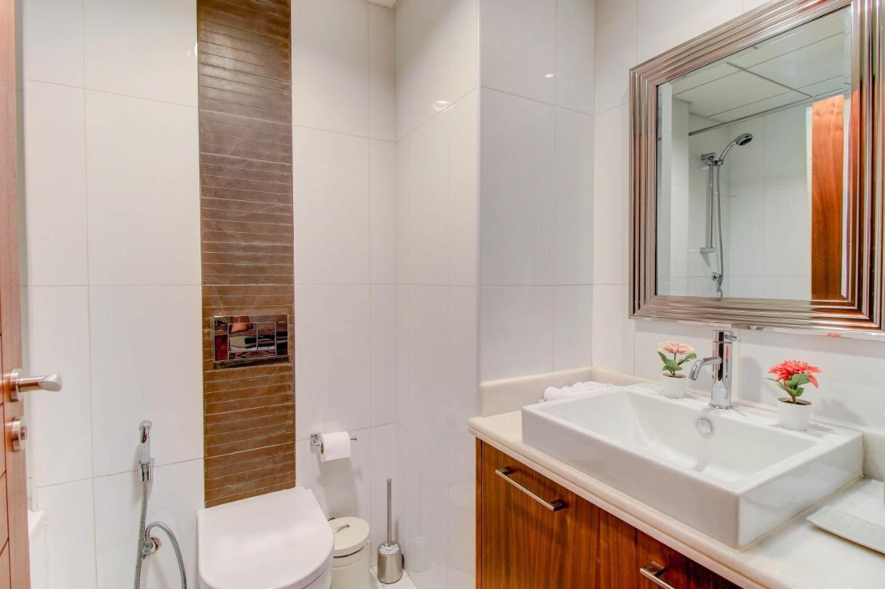 Durrani Homes - Luxurious Studio Near Dubai Mall With Pool View ภายนอก รูปภาพ